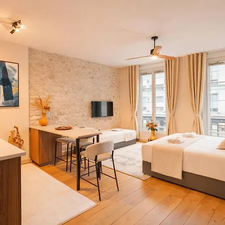 Le Marais - Premium For 3 *